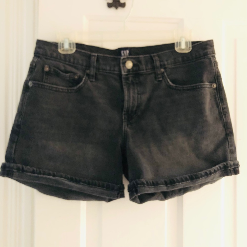 GAP 1969 BLACK SHORTS -- 3" SHORT  SIZE 28 Regular
